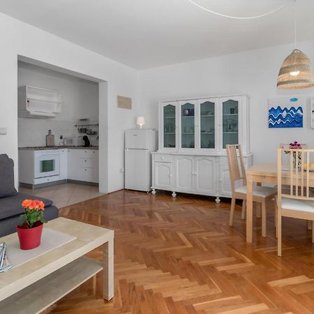 Lovely Apartment In Novi Vinodolski With Wifi Exteriör bild