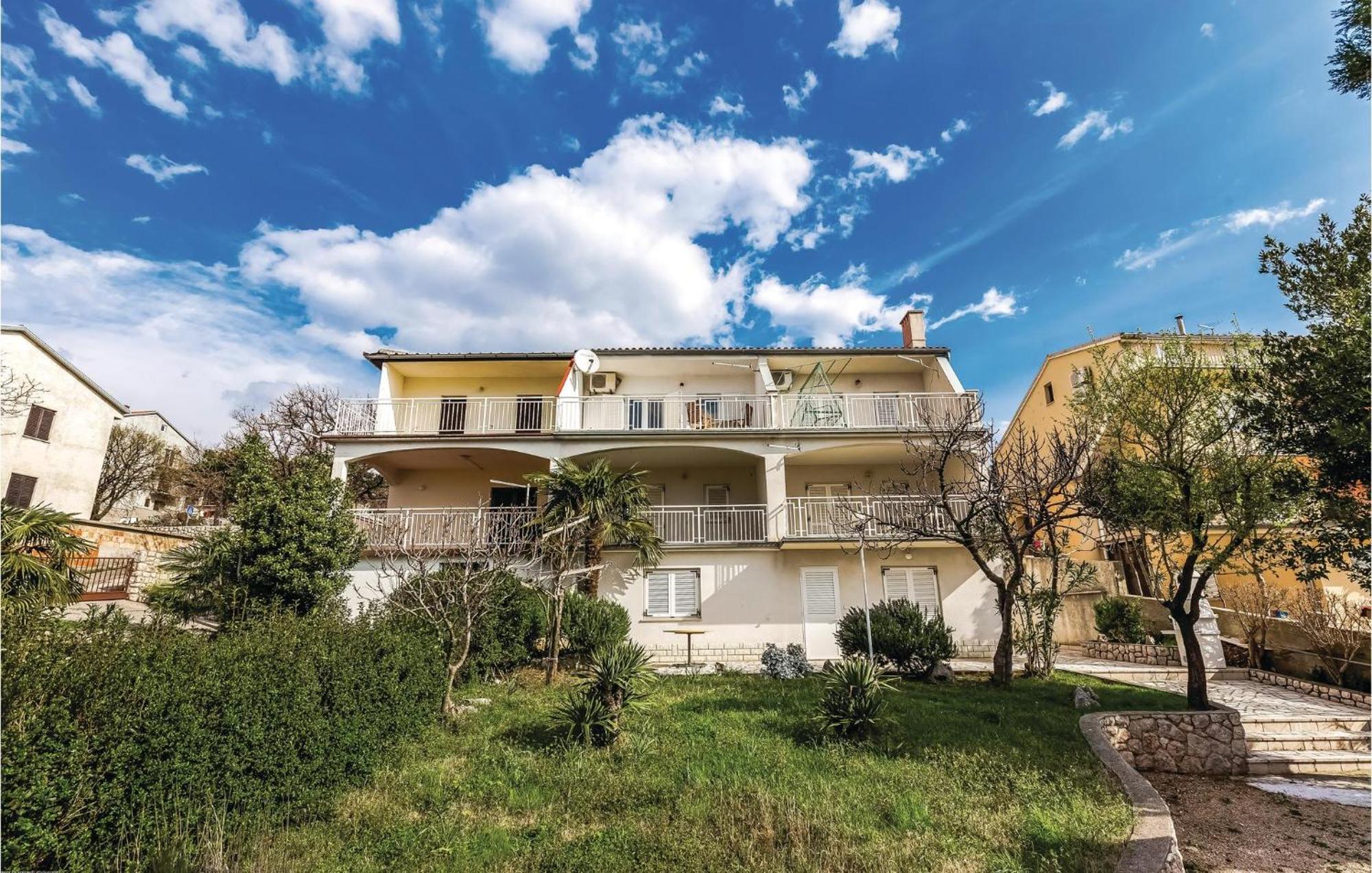 Lovely Apartment In Novi Vinodolski With Wifi Exteriör bild