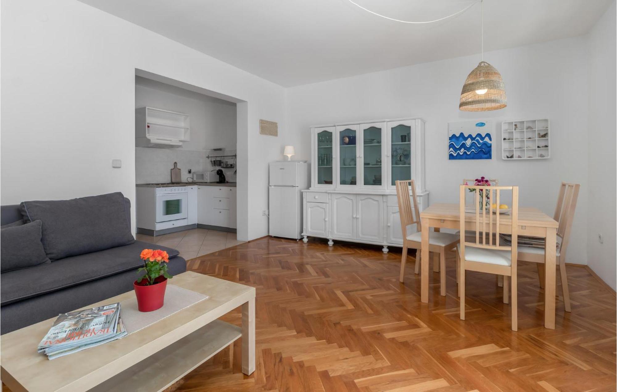 Lovely Apartment In Novi Vinodolski With Wifi Exteriör bild